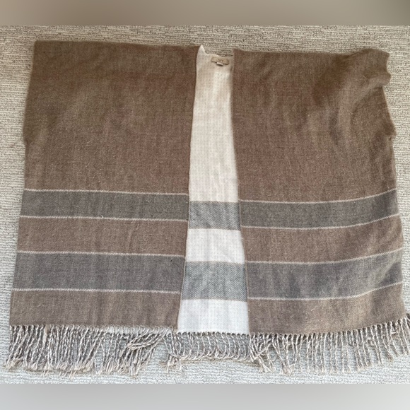 Loft M/L Poncho Tan Grey Open Front Fringe - Picture 7 of 7